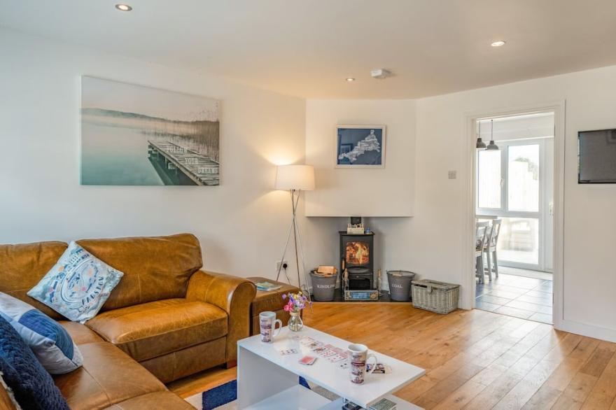 SHRIMPER'S COTTAGE, family friendly, with a garden in St Minver