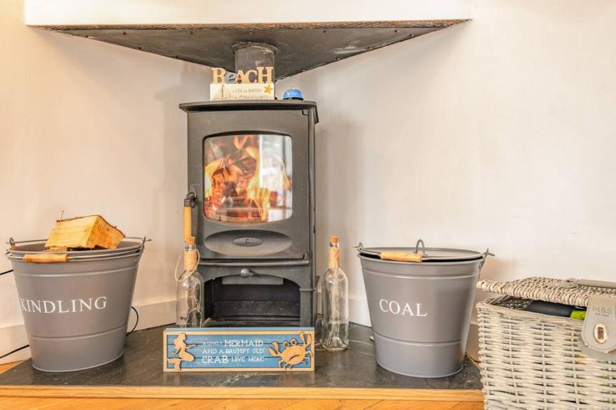 SHRIMPER'S COTTAGE, family friendly, with a garden in St Minver