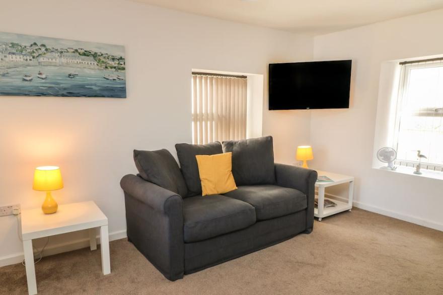 BROADSANDS, pet friendly, country holiday cottage in Paignton
