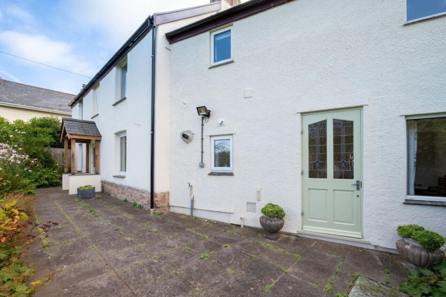 Jewel Cottage - Three Bedroom House, Sleeps 6