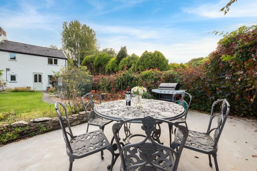 Jewel Cottage - Three Bedroom House, Sleeps 6