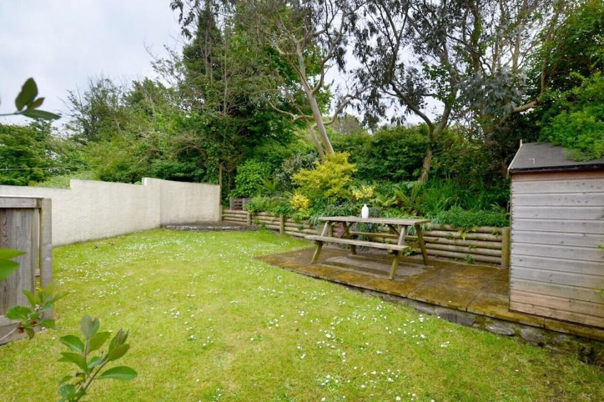 2 Inglenook Cottages, Croyde
