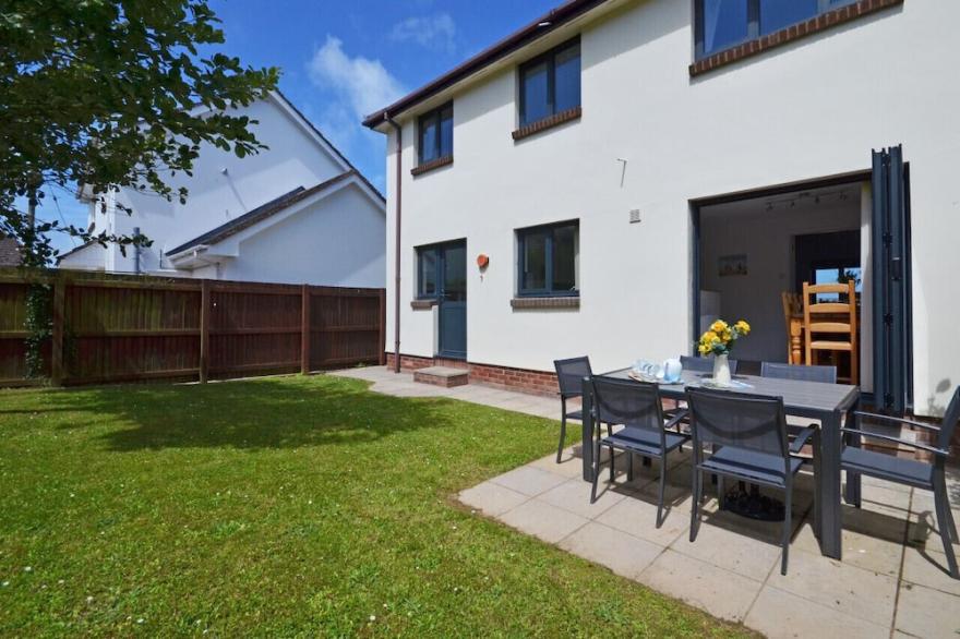 Embleton - Four Bedroom House, Sleeps 8