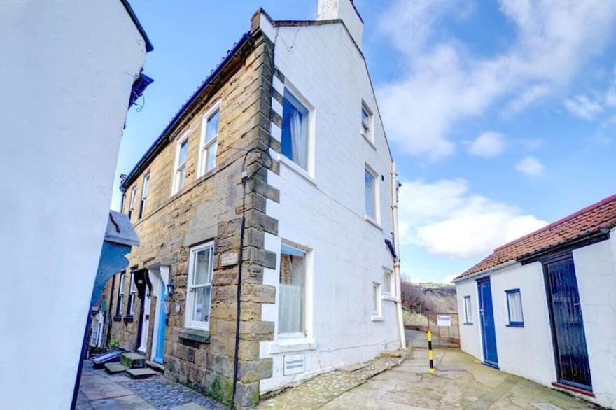 Cliff Head - One Bedroom House, Sleeps 2