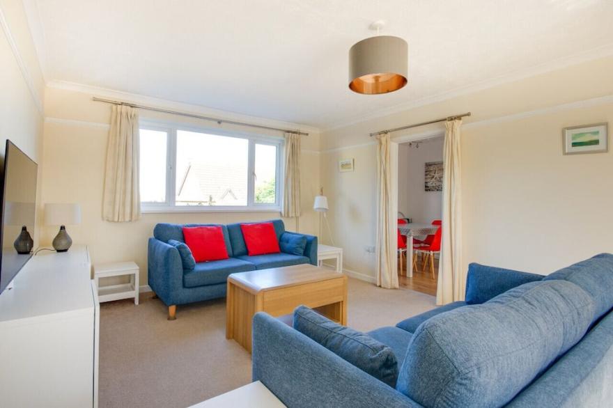 3 Hilbre Court - Three Bedroom House, Sleeps 6