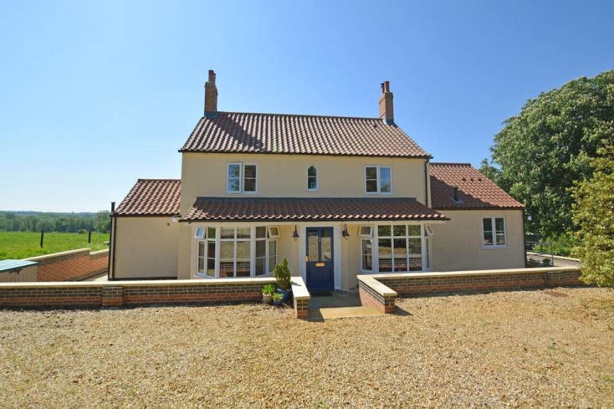 Dentford Heights - Five Bedroom House, Sleeps 8
