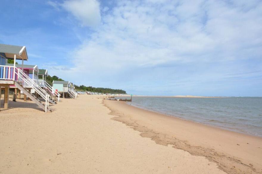 Boatyard Cottage - Two Bedroom House, Sleeps 4