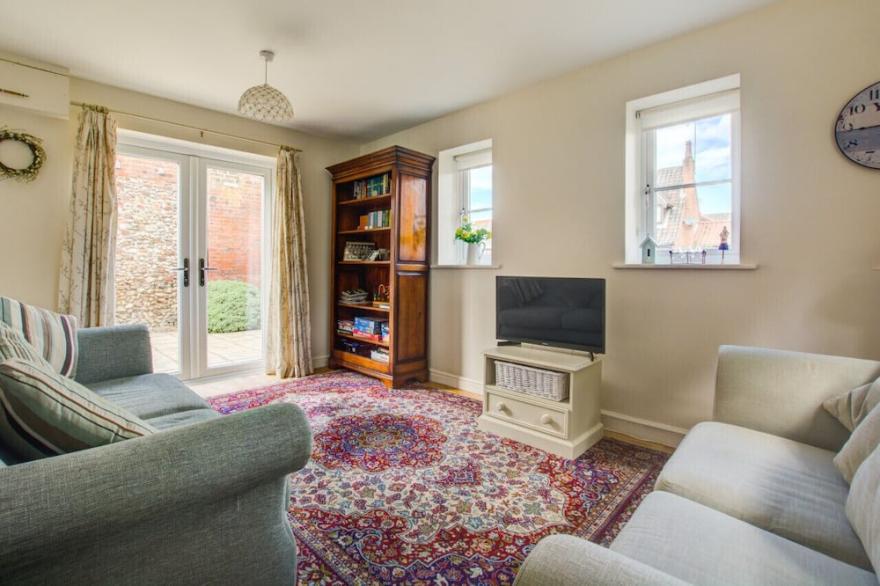 Boatyard Cottage - Two Bedroom House, Sleeps 4