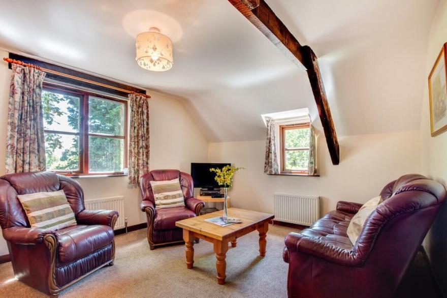 Pusehill Barn - Four Bedroom House, Sleeps 8