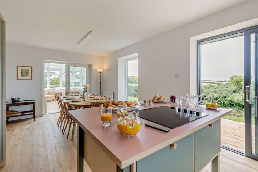 Sea View - Three Bedroom House, Sleeps 8