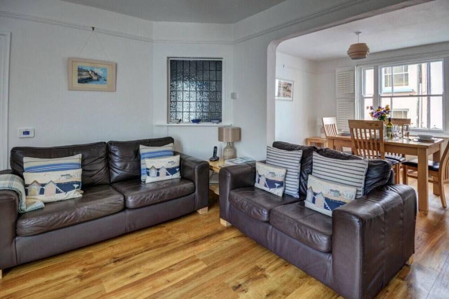 Apple Tree Cottage - Two Bedroom House, Sleeps 4