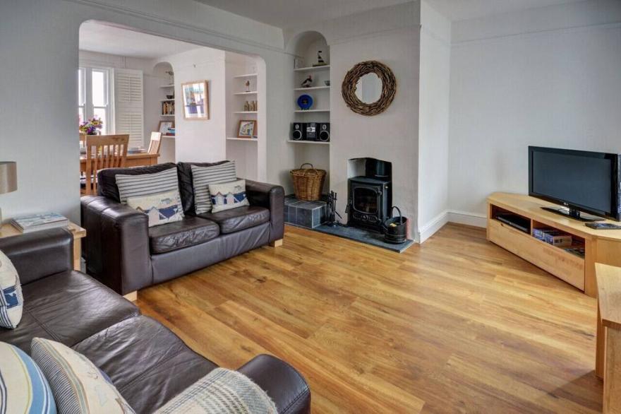 Apple Tree Cottage - Two Bedroom House, Sleeps 4
