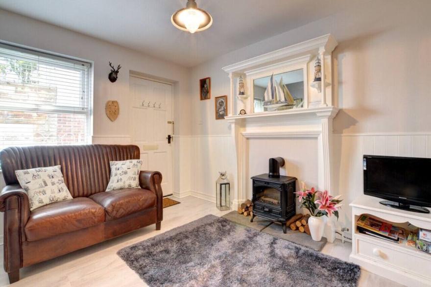 Seamstress Cottage - Two Bedroom House, Sleeps 4