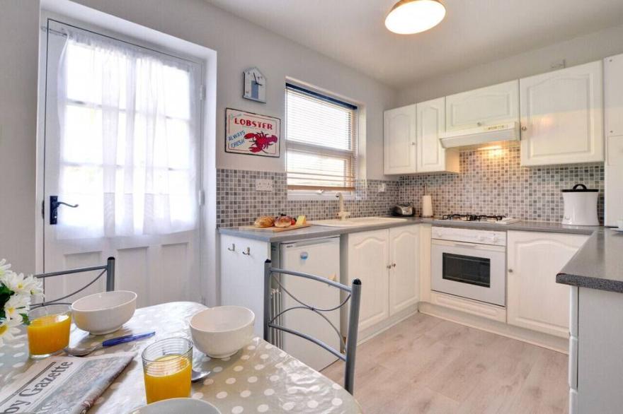 Seamstress Cottage - Two Bedroom House, Sleeps 4