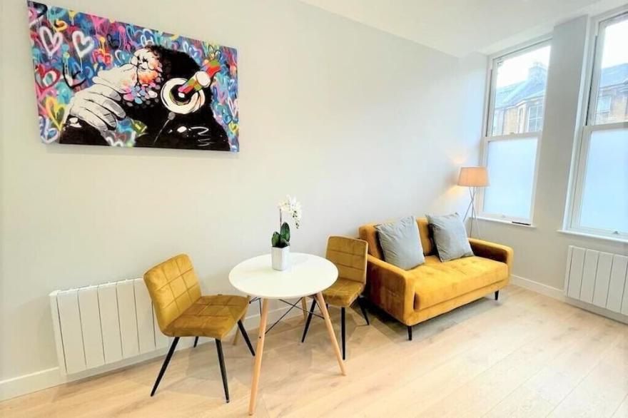 Chic, Newly Reno'd 1 Bed Open Plan, nr The Meadows