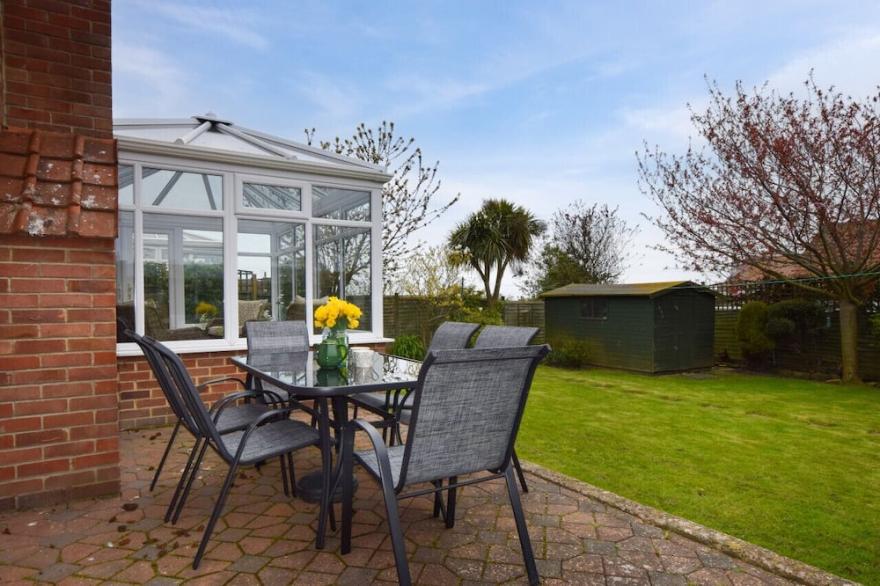 The Nook - Three Bedroom House, Sleeps 5