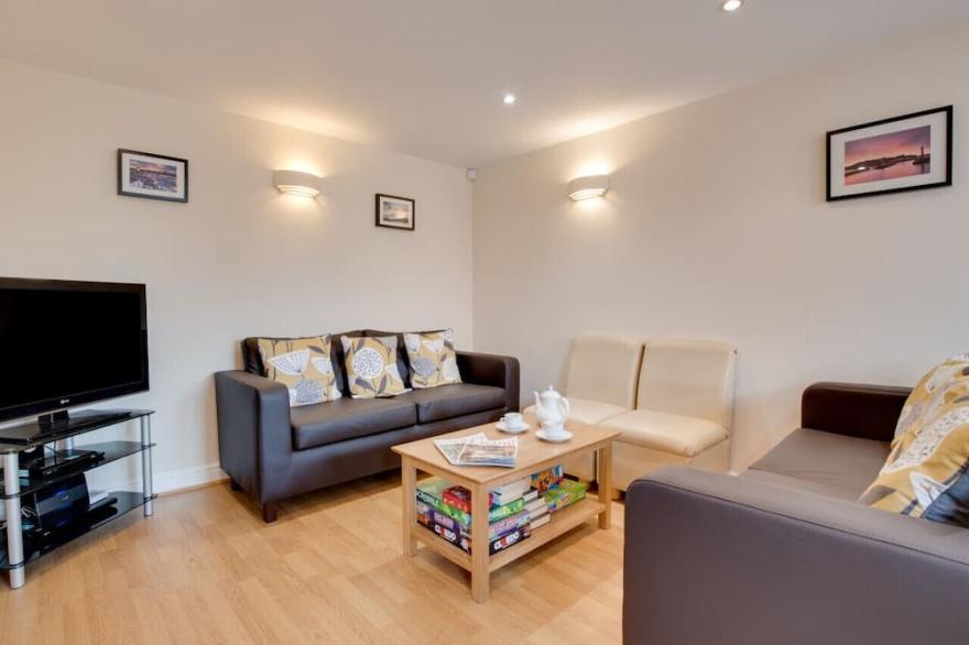 Kittiwake Cottage - Four Bedroom House, Sleeps 8