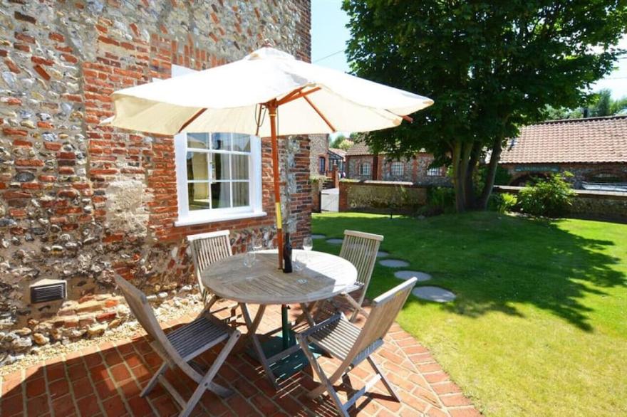 Tudor Cottage - Four Bedroom House, Sleeps 5