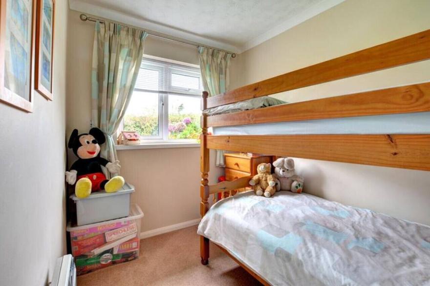 Bays Reach - Three Bedroom House, Sleeps 6