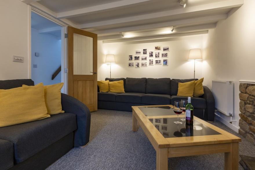 ROSE COTTAGE, pet friendly, luxury holiday cottage in St Ives
