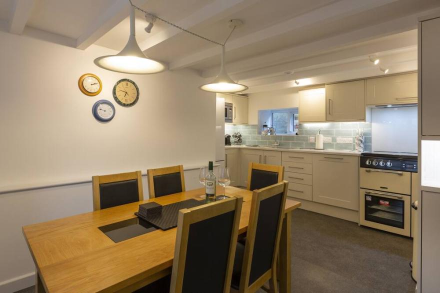 ROSE COTTAGE, pet friendly, luxury holiday cottage in St Ives