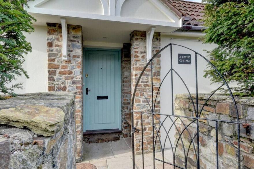 Davids Cottage - Four Bedroom House, Sleeps 6