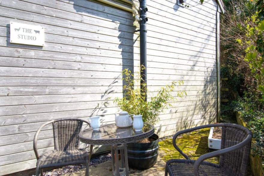 The Studio - One Bedroom House, Sleeps 2