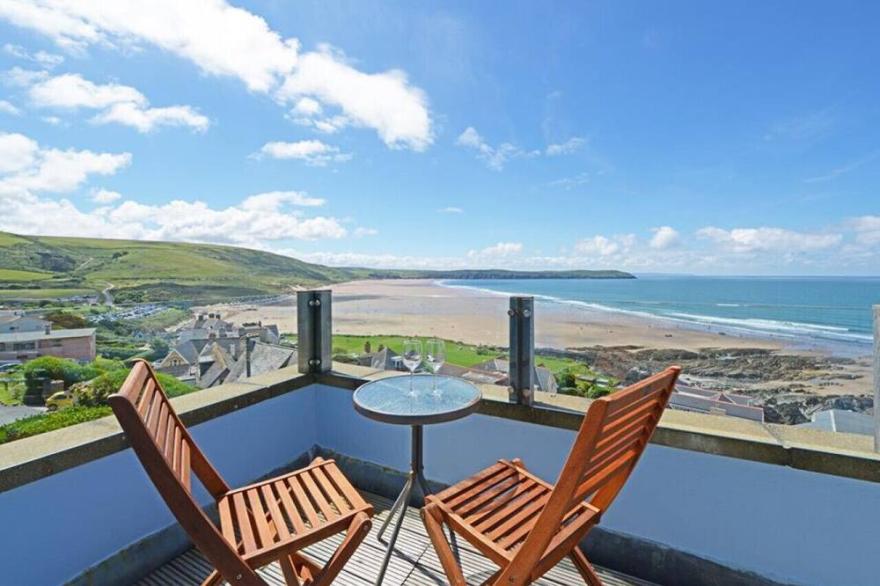 The Albatross - Four Bedroom House, Sleeps 10