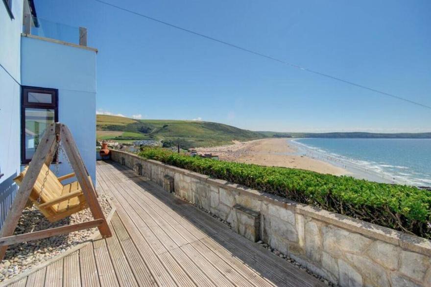 The Albatross - Four Bedroom House, Sleeps 10