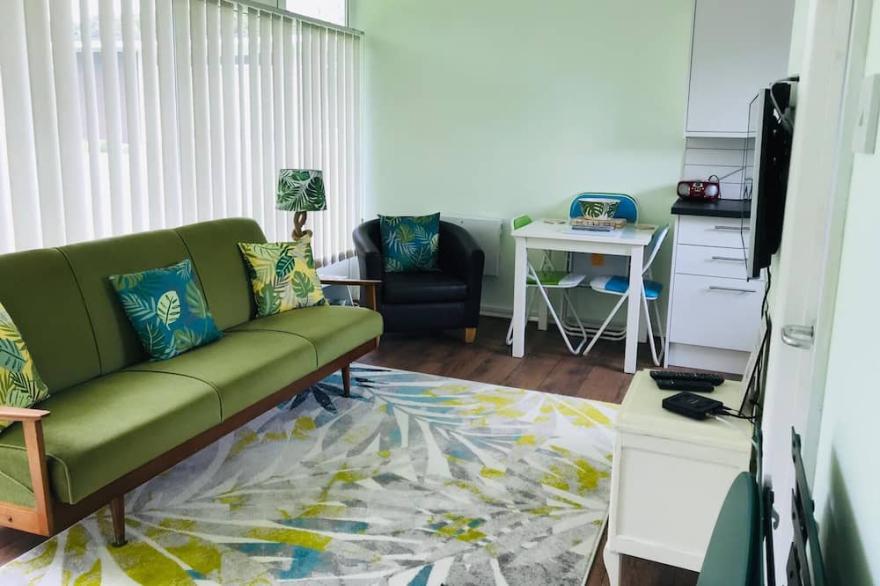 Clean, well equipped chalet within walking distance of Cromer's beautiful beach