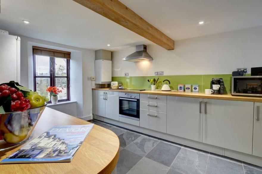Cross Farm Cottage - Three Bedroom House, Sleeps 5