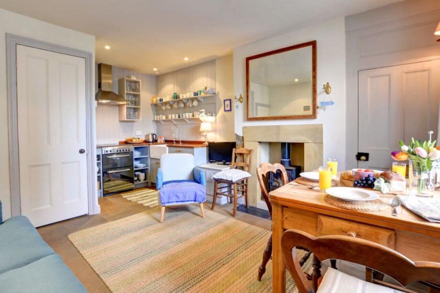 Holmlea - Three Bedroom House, Sleeps 5