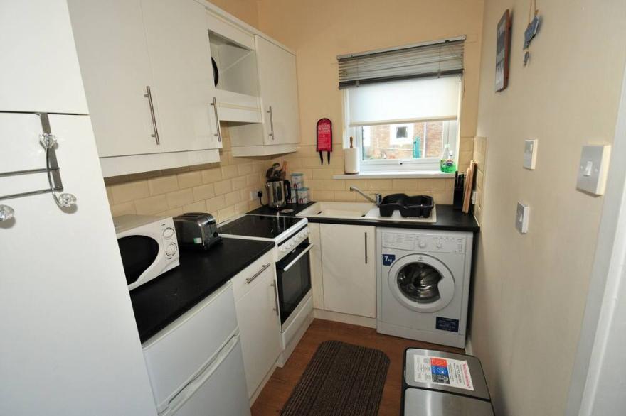Rockpool Cottage Pet Friendly with Enclosed Garden In a Quiet Peaceful Village