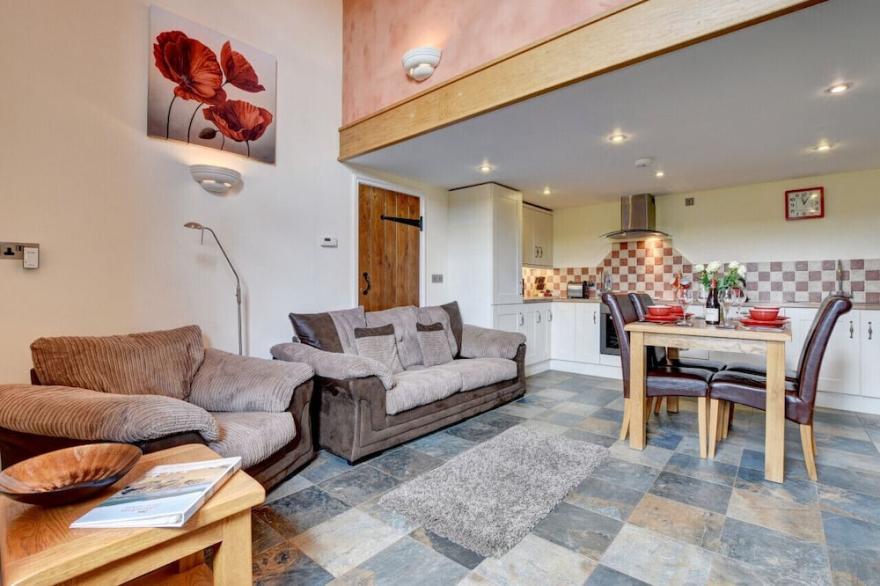 Cider Pound - Two Bedroom House, Sleeps 4