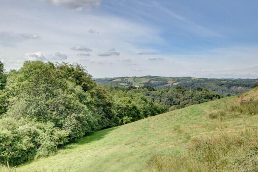 Cider Pound - Two Bedroom House, Sleeps 4