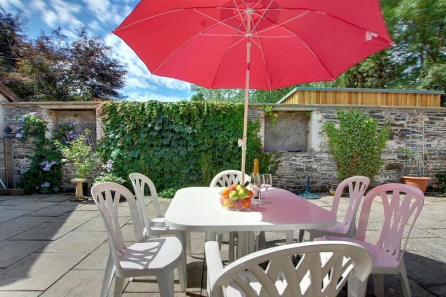 Harford Barn - Three Bedroom House, Sleeps 6