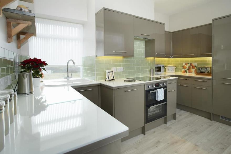 Situated at Nash Point Lighthouse, Stella provides accommodation for up to five guests.