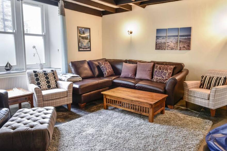 TOWER HOUSE, family friendly, character holiday cottage in Boscastle
