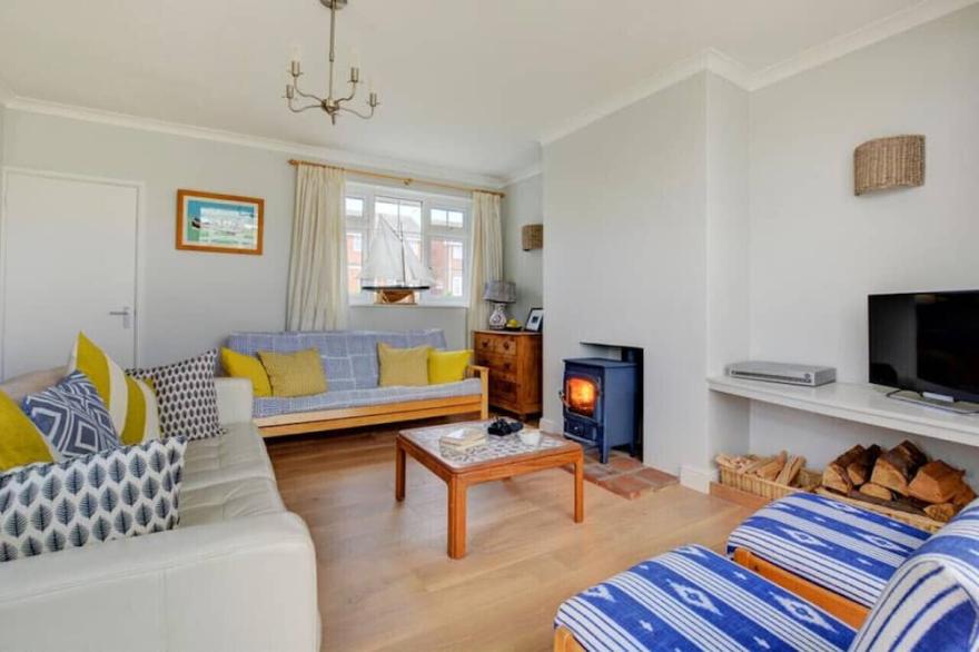 Crow's Nest - Three Bedroom House, Sleeps 6