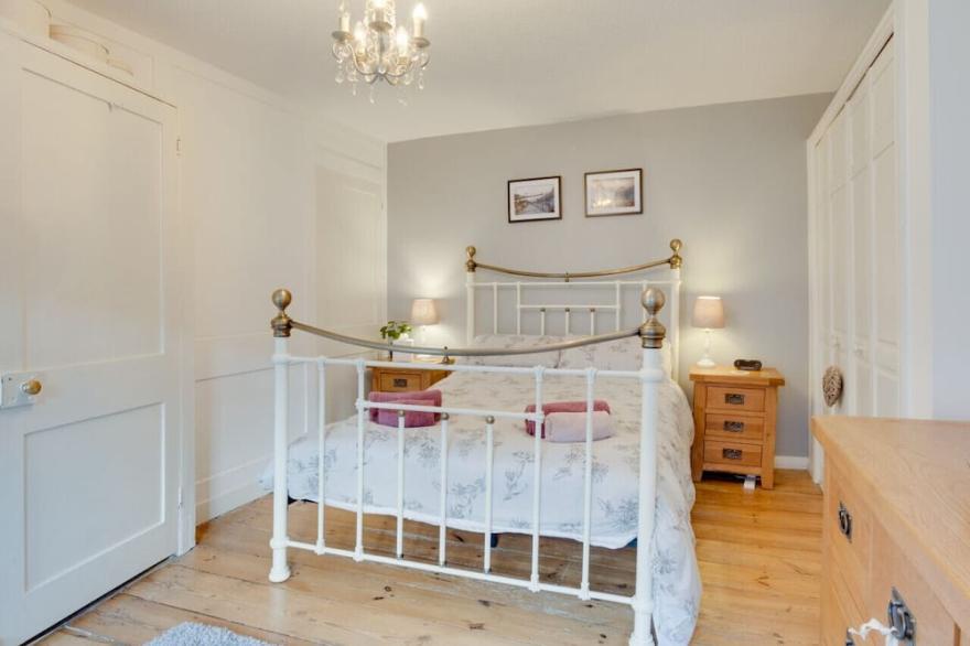 Duck's Cottage - Two Bedroom House, Sleeps 4