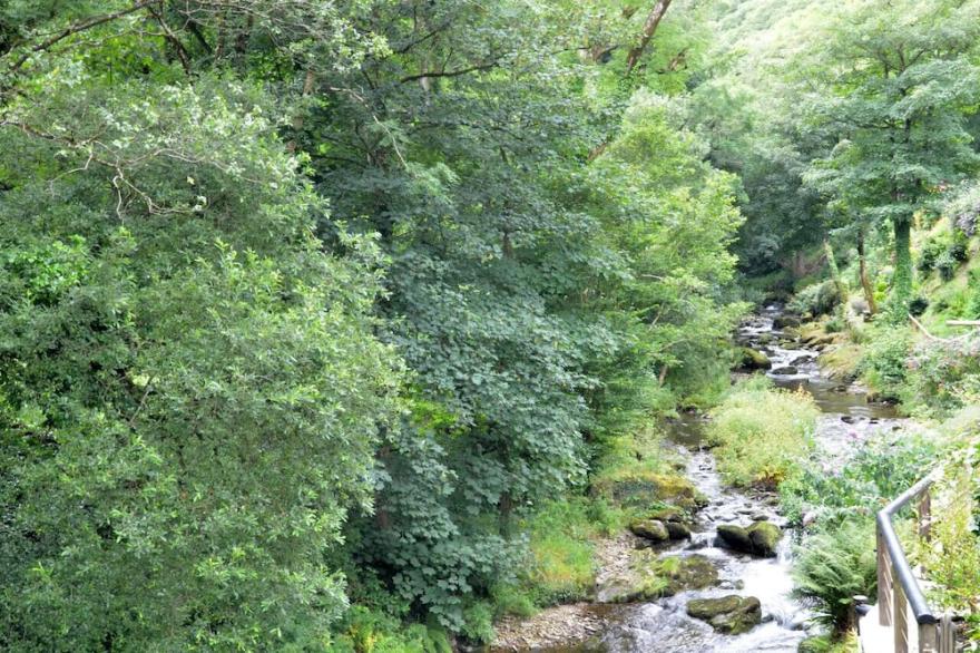 River Lodge - Two Bedroom House, Sleeps 4