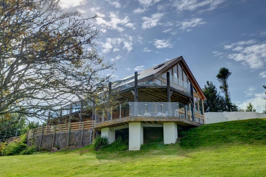 Whimbrels - Six Bedroom House, Sleeps 12