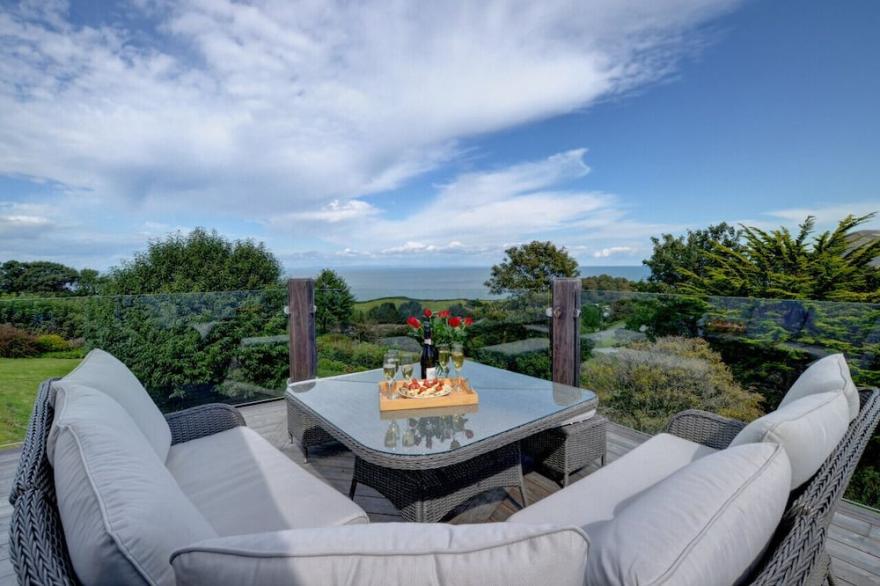 Whimbrels - Six Bedroom House, Sleeps 12