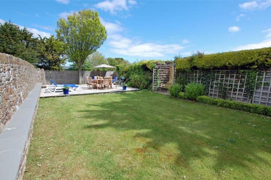 The Anchorage - Three Bedroom House, Sleeps 6