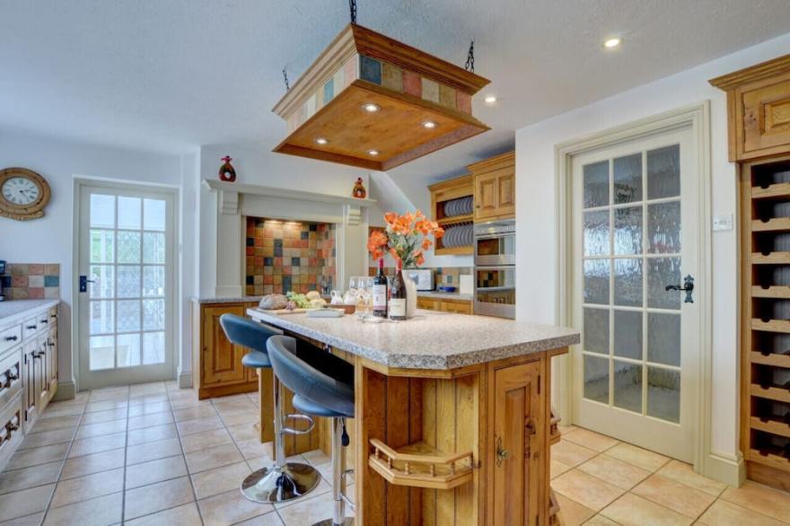 The Anchorage - Three Bedroom House, Sleeps 6