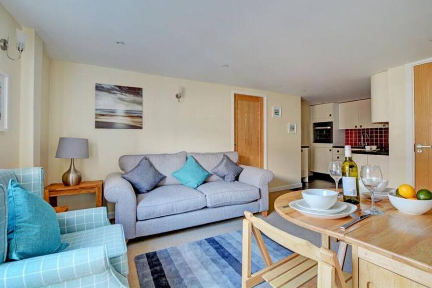 Obby Oss - One Bedroom Apartment, Sleeps 2