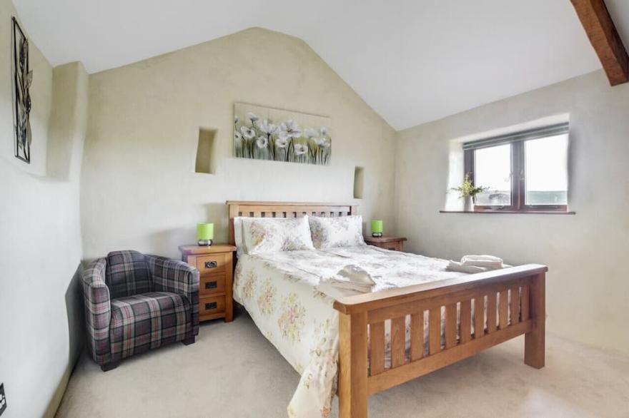 Crows Nest - One Bedroom House, Sleeps 2