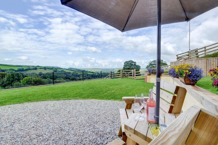 Crows Nest - One Bedroom House, Sleeps 2