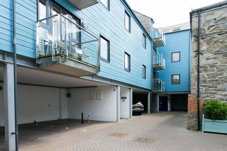 Seahorse Apartment - Two Bedroom Apartment, Sleeps 4