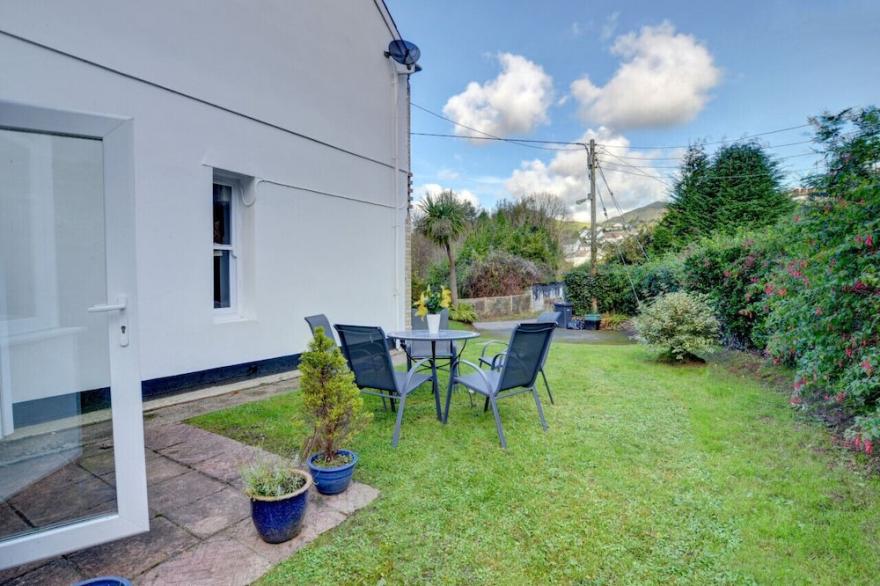 Treknow - Three Bedroom House, Sleeps 5